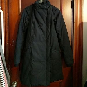 Aritzia Group by Babaton goose down parka Small